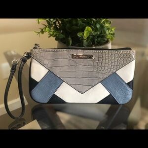 Nine West Wristlet Purse never used